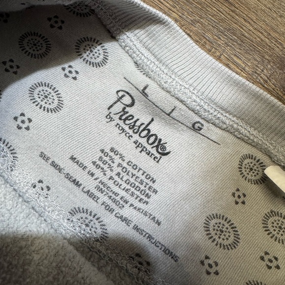 Women’s Ohio State Crewneck - Picture 3 of 4